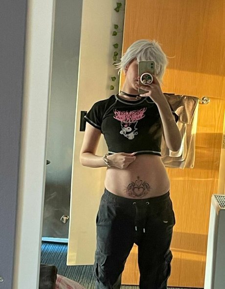 willowsdreaming adult actress pics