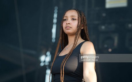 PinkPantheress naked pornstar pictures