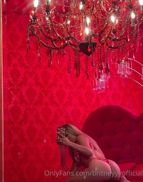 britneyyyofficial pornstar top pic