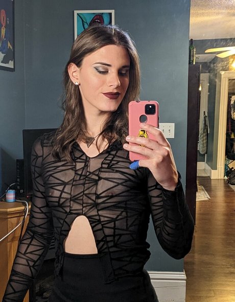 ayyy vuh model pretty pic