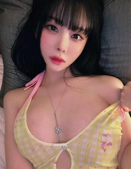 Tangle Dahee beautiful pornstar photo