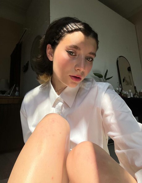 alazeya naked star gallery