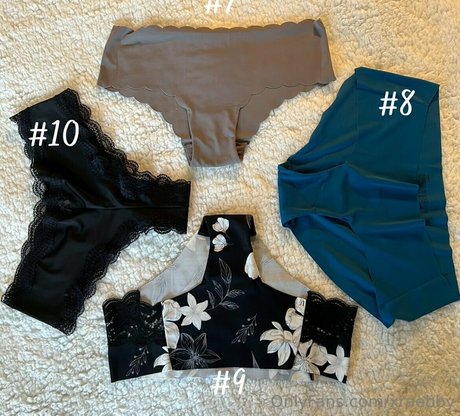 xraebby art model galleries