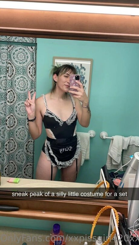 xxpissgirl420xx nude model pics