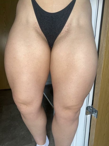 Hettie model porn gallery