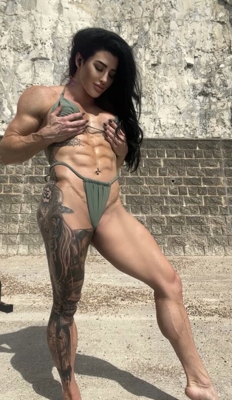 Pretzel star nude image