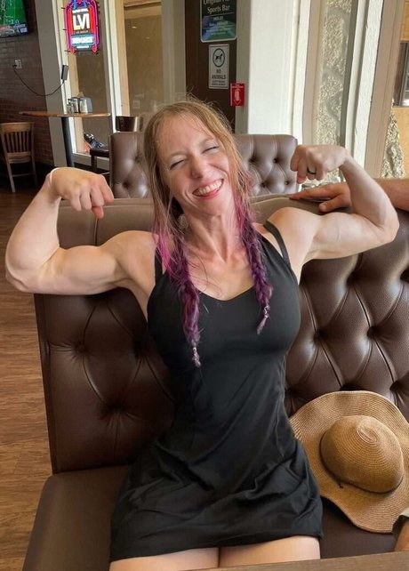 Wendy Lov star exclusive pic