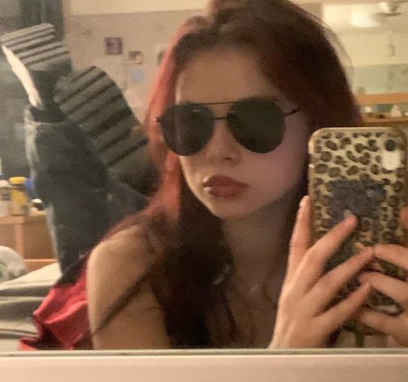 Naomi Rosenthal model art galleries