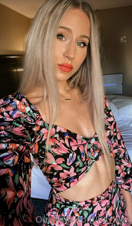 brunette pov onlyfans pornographic pics