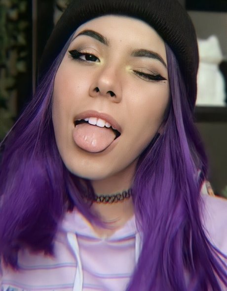 Luna Bloom free pornstar pictures