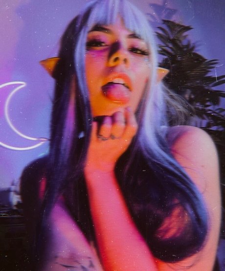 Luna Bloom pornographic actress galleries