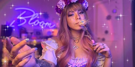 Luna Bloom pornstar free photo