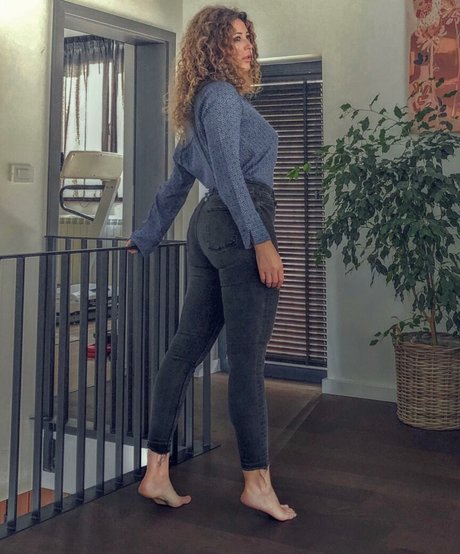 Mrs G Comics pornstar top photo