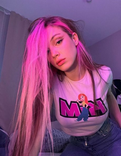 akyuliych model beautiful pics