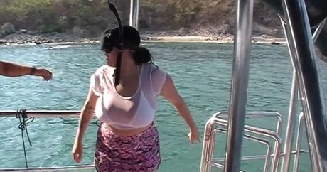 Alluux erotic actress photos