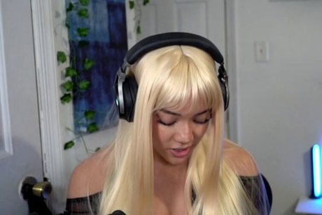 Cinnabrit star nude img