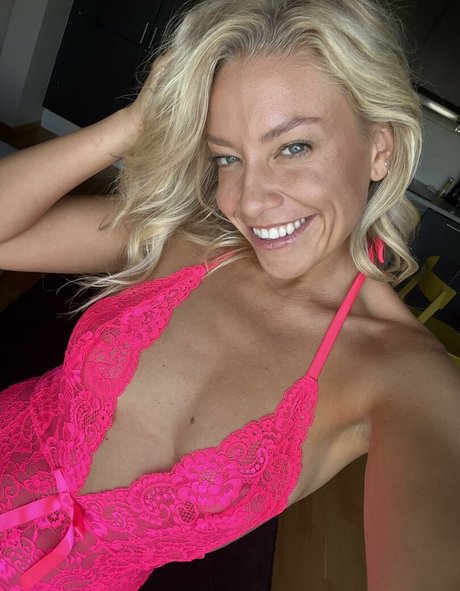 Amy Love pornstar exclusive pics