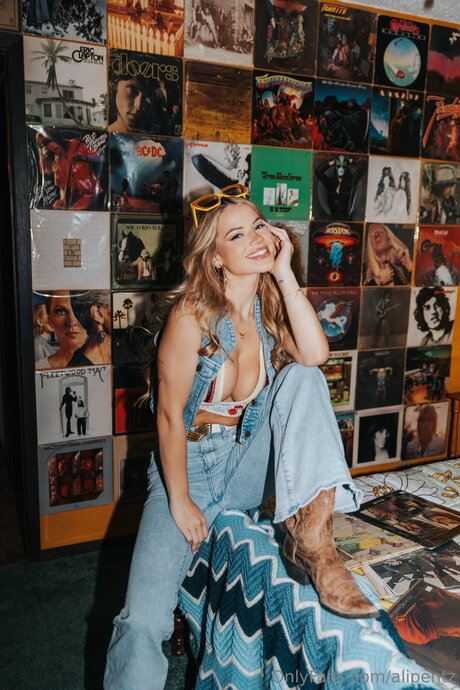 Alipentz model adult pics