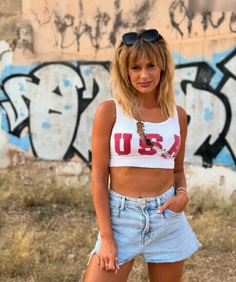 Carolina Peukmann hot model pic