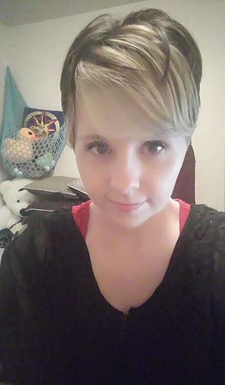 Lydia Sweets adult model pic