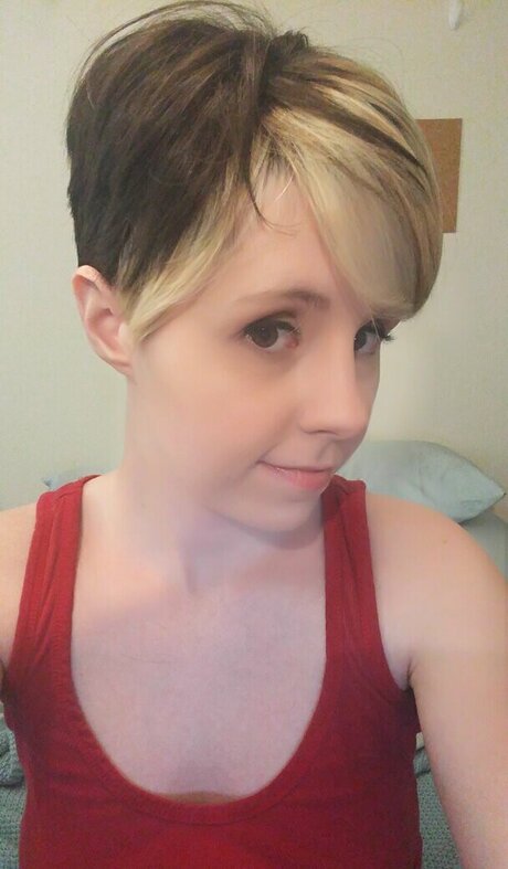 Lydia Sweets pretty pornstar pic