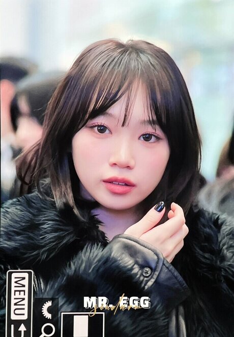 Kim Chaewon pornographic star picture