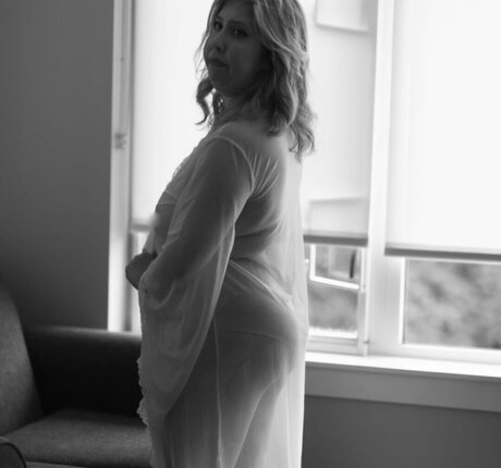 Wellnessbynorah naked model photos