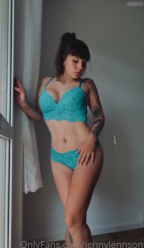 Jenny Jennson exclusive star img