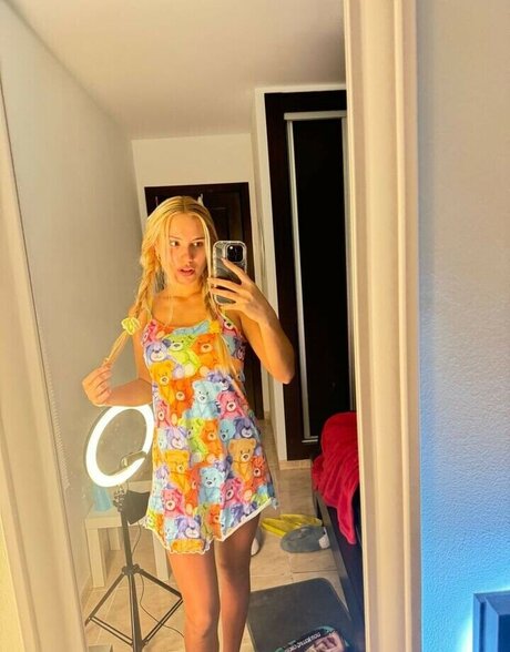 lickandysoles model high quality pics