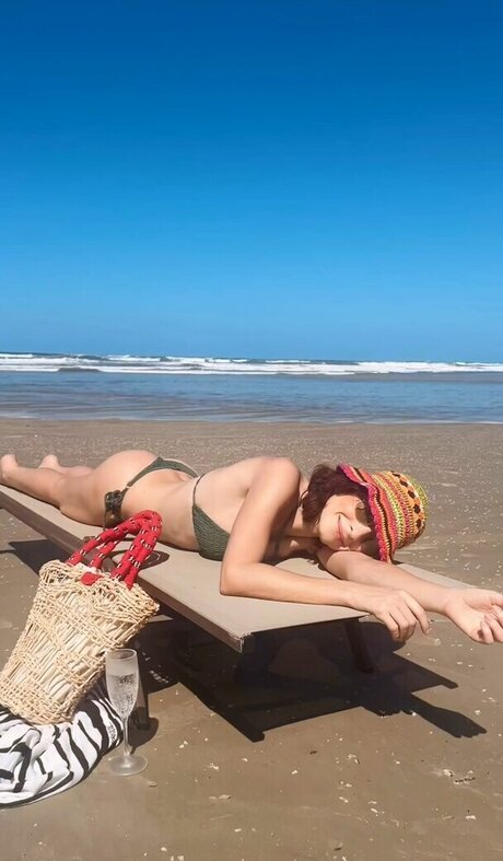 Giselle Batista star nice images