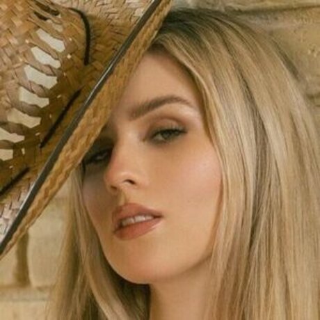 Debanhy Ariadne pornstar adult pictures