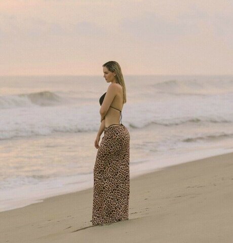 Debanhy Ariadne model pretty img