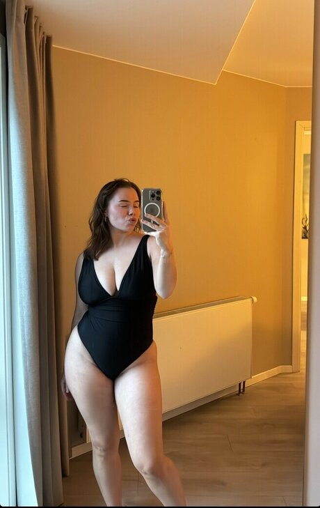 Jana Kristina Heiland nude actress picture