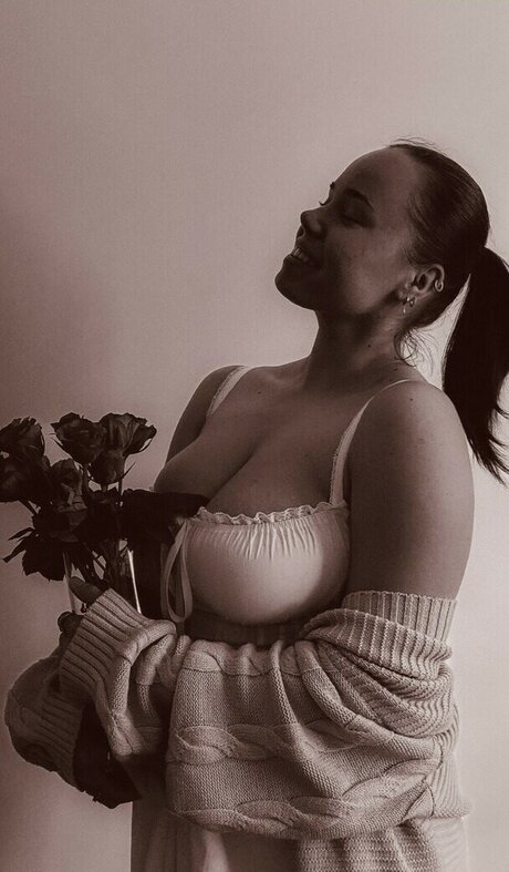 Jana Kristina Heiland free star pictures