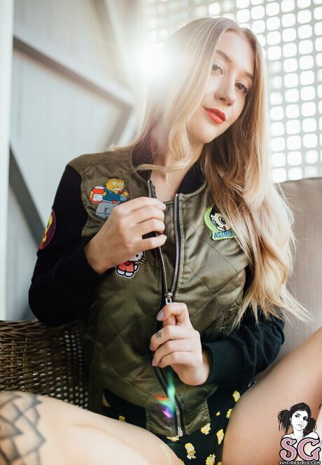 Emmameow model art galleries