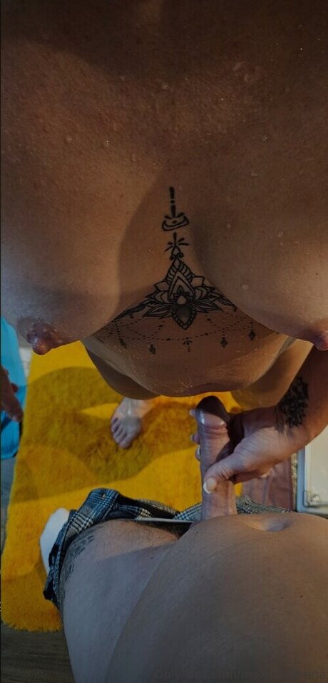 M x m amp V r_ pornographic model img