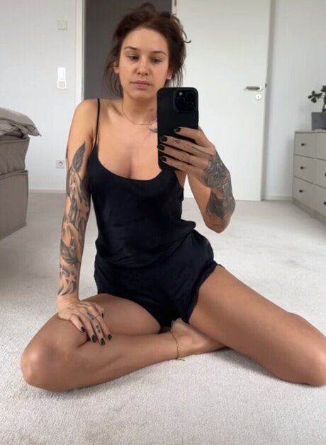 Liza Waschke model beautiful img