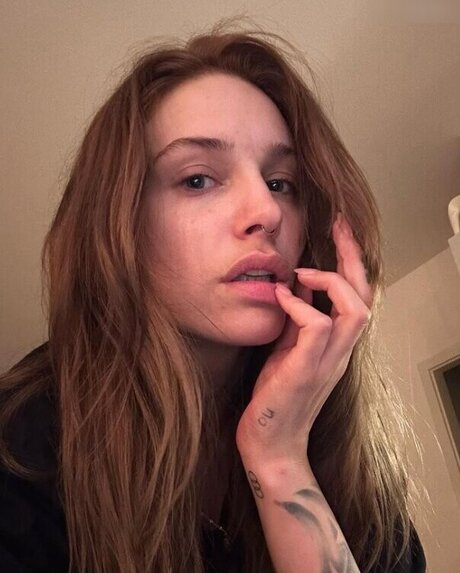 Liza Waschke model nudes img