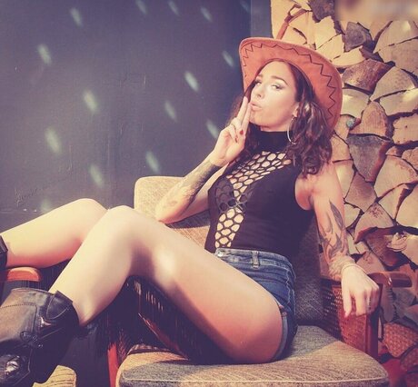 Liza Waschke model nude gallery