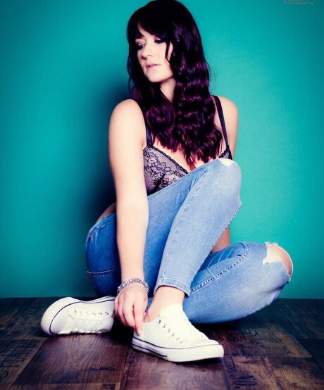 latina maid onlyfans art nude archive