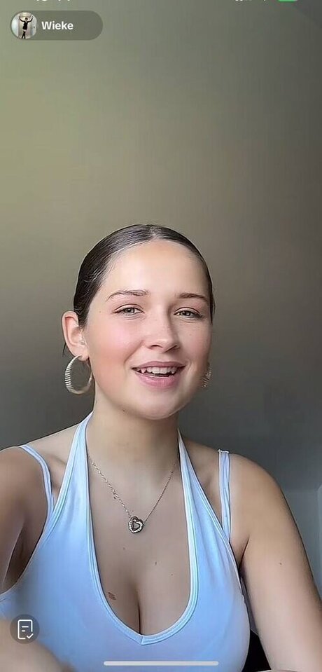 Wieke star high quality photos