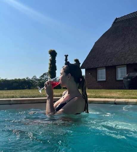 Wieke pornstar free pic