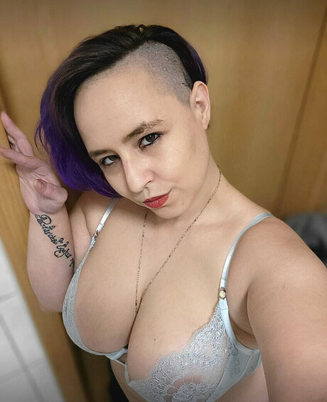 VERO OFFICIAL model naked pictures