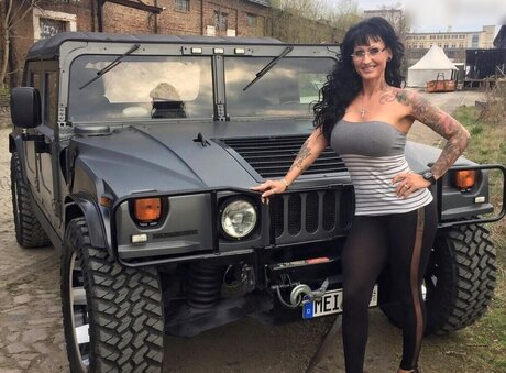 Sari Sander pornographic actress picture