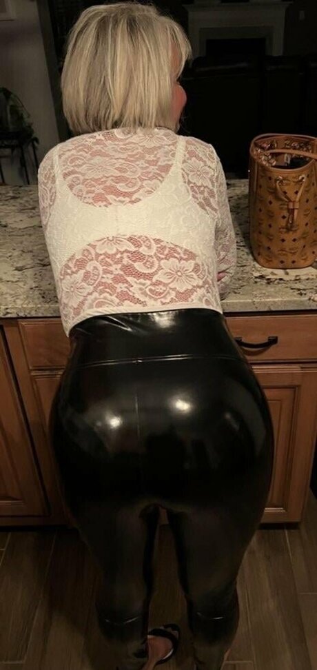 QueenCityQoS naked pornstar gallery