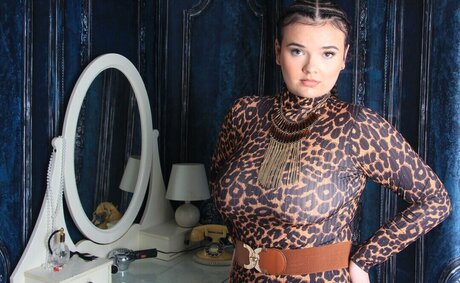 Katieexo134 hot actress gallery