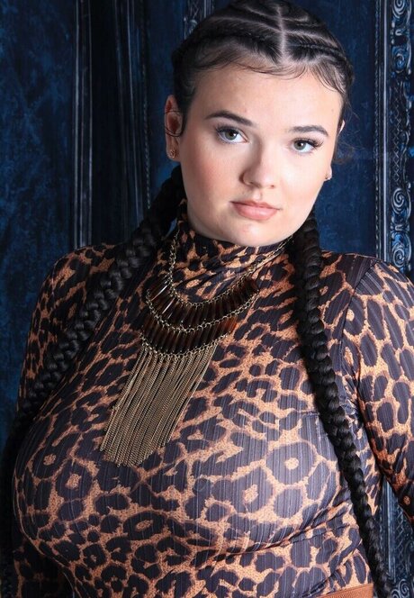 Katieexo134 pornographic model pictures