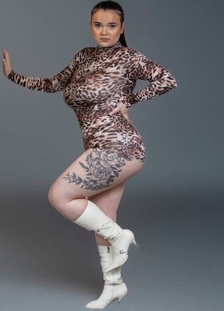 Katieexo134 star high quality pics