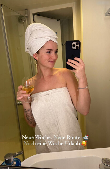 Julia Schulze hot pornstar photo