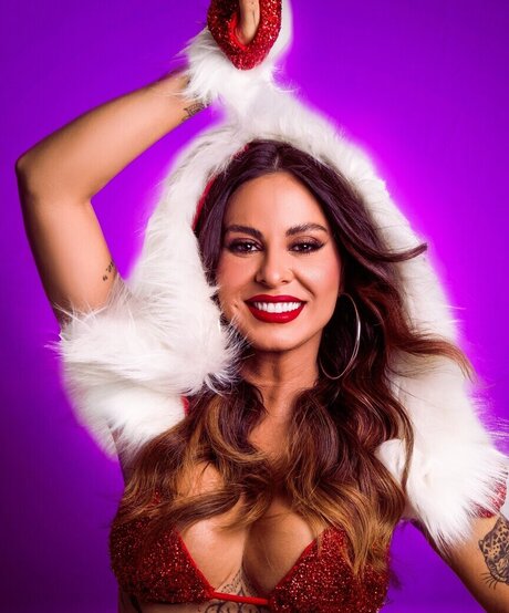 Alinne Rosa nudes actress photos